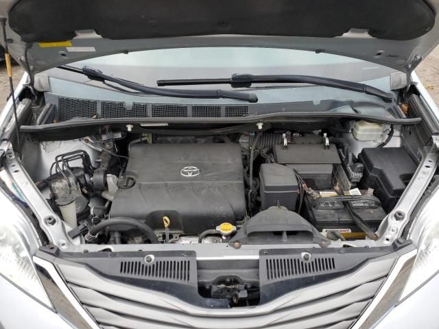 2014 Toyota Sienna XLE