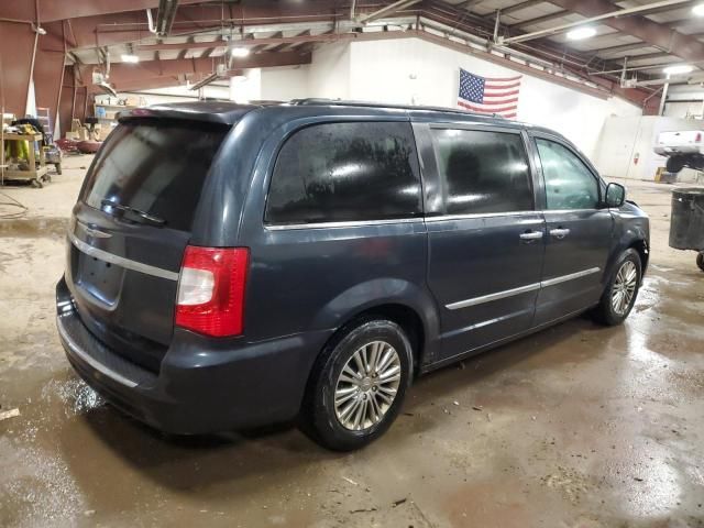 2013 Chrysler Town & Country Touring L