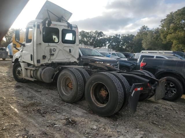 2021 Freightliner Cascadia 126