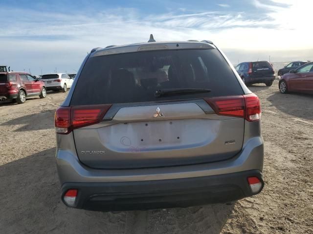 2020 Mitsubishi Outlander SE