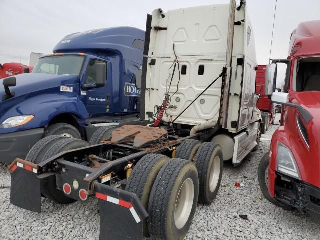 2011 Freightliner Cascadia 125