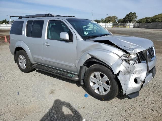 2005 Nissan Pathfinder LE