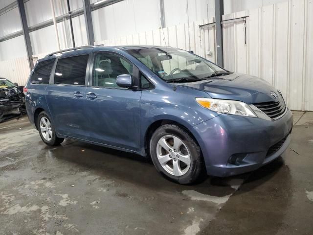 2013 Toyota Sienna LE