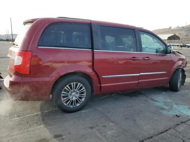 2014 Chrysler Town & Country Touring L