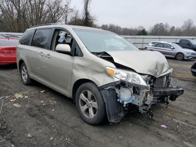 2017 Toyota Sienna LE