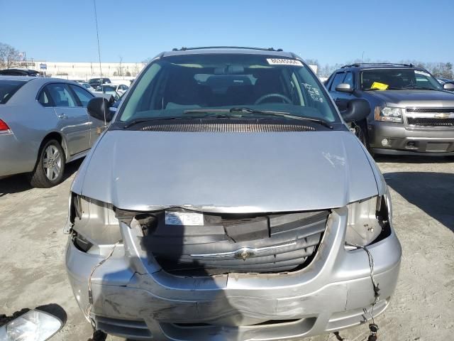 2005 Chrysler Town & Country