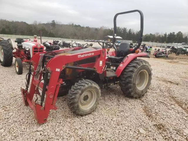 2017 Mahindra And Mahindra 2538