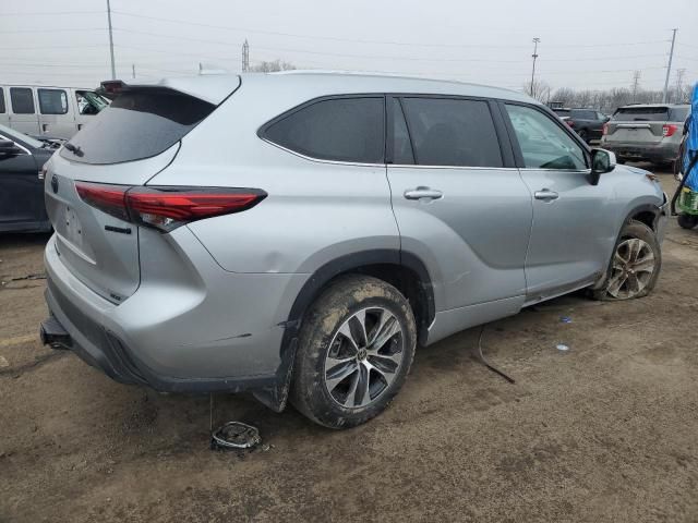 2022 Toyota Highlander Hybrid XLE