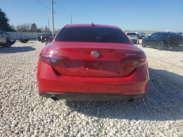 2018 Alfa Romeo Giulia Q4