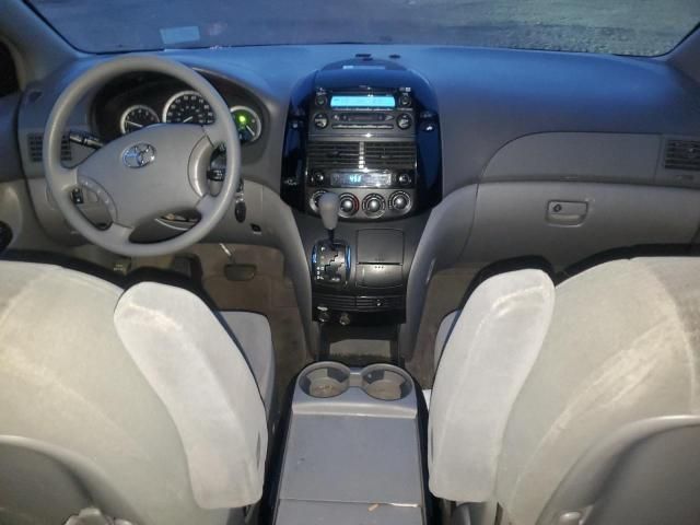 2005 Toyota Sienna CE