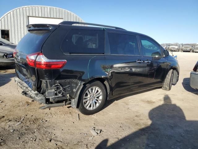 2017 Toyota Sienna XLE