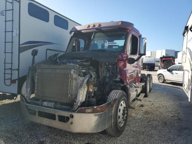 2010 Freightliner Cascadia 125