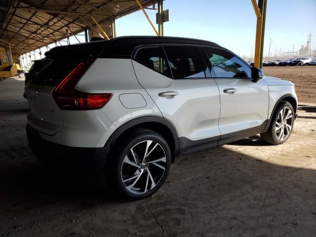 2021 Volvo XC40 T4 R-Design