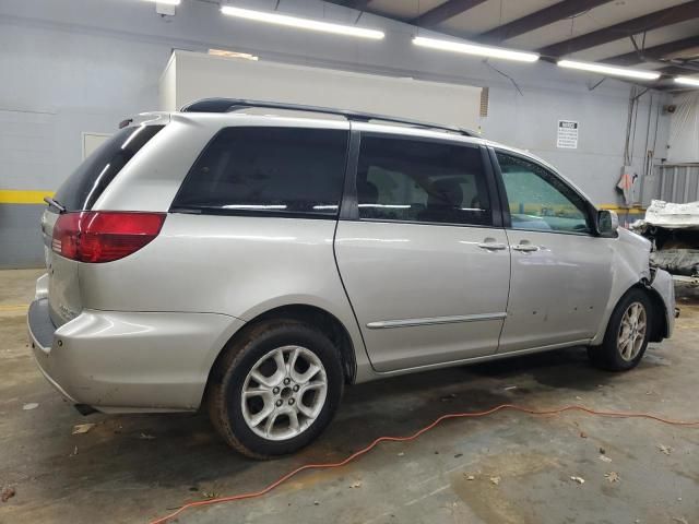 2004 Toyota Sienna XLE