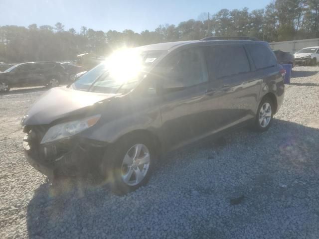 2014 Toyota Sienna LE