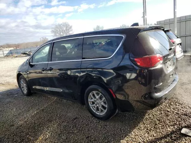 2024 Chrysler Voyager LX