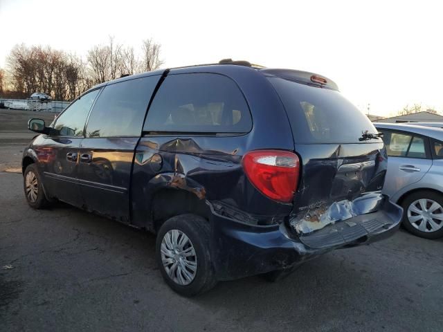 2004 Chrysler Town & Country LX