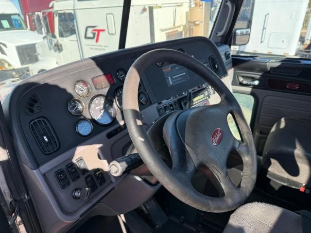 2012 Peterbilt 384