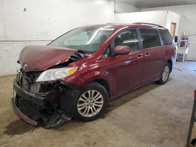 2015 Toyota Sienna XLE