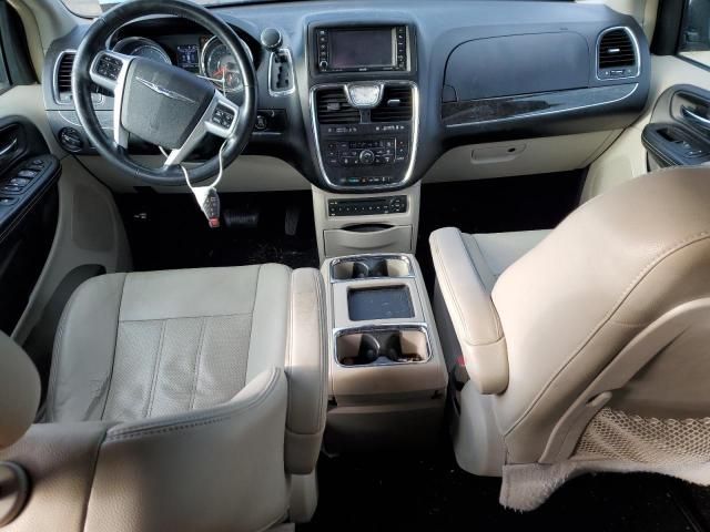 2012 Chrysler Town & Country Touring L