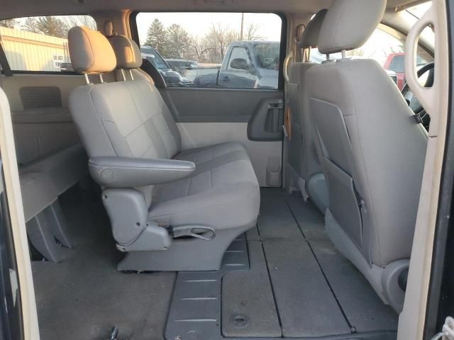 2008 Chrysler Town & Country LX