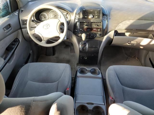 2005 Toyota Sienna CE