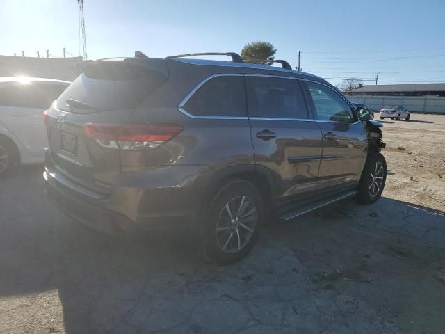 2017 Toyota Highlander SE