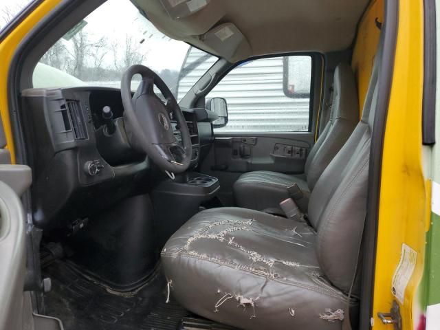 2009 GMC Savana Cutaway G3500