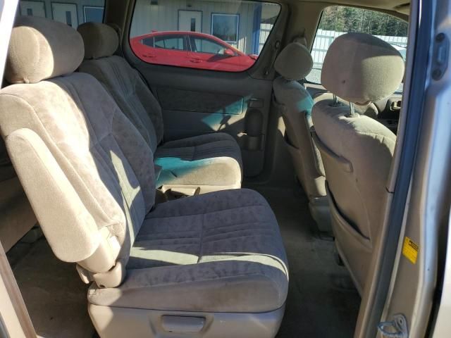 2003 Toyota Sienna LE