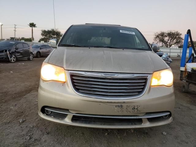 2012 Chrysler Town & Country Touring L