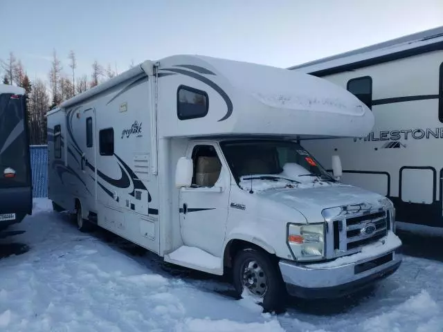 2010 Ford Econoline E450 Super Duty Cutaway Van