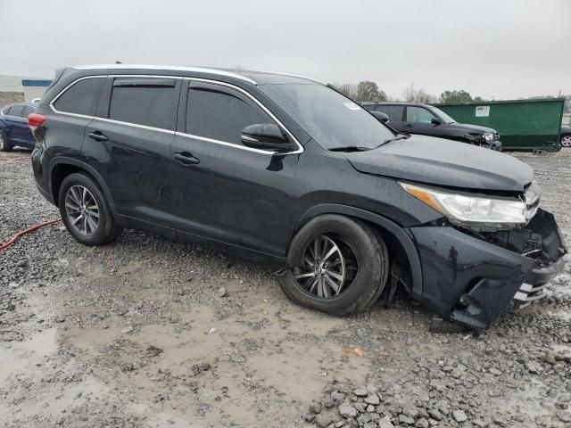 2017 Toyota Highlander SE