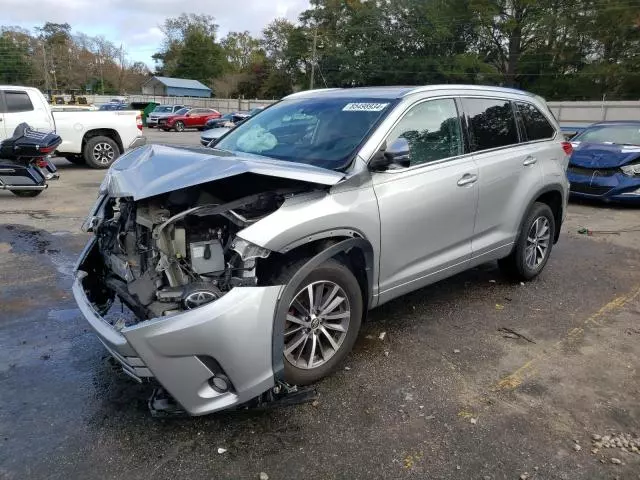 2018 Toyota Highlander SE