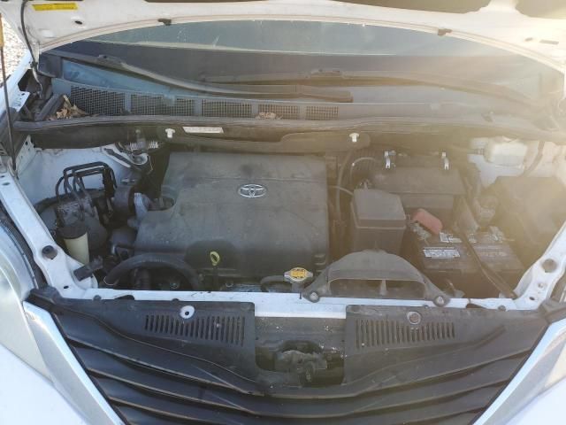 2013 Toyota Sienna LE