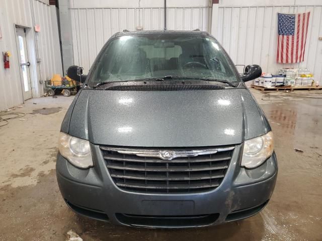 2005 Chrysler Town & Country Touring