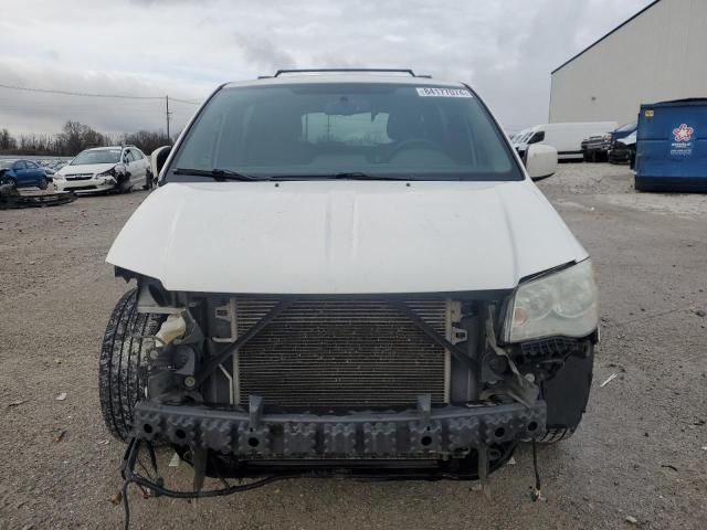 2012 Chrysler Town & Country Touring