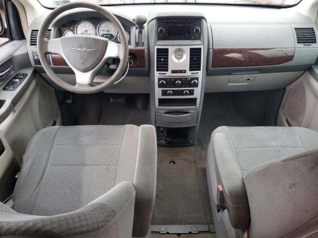 2010 Chrysler Town & Country LX