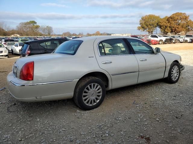 2004 Lincoln Town Car Executive