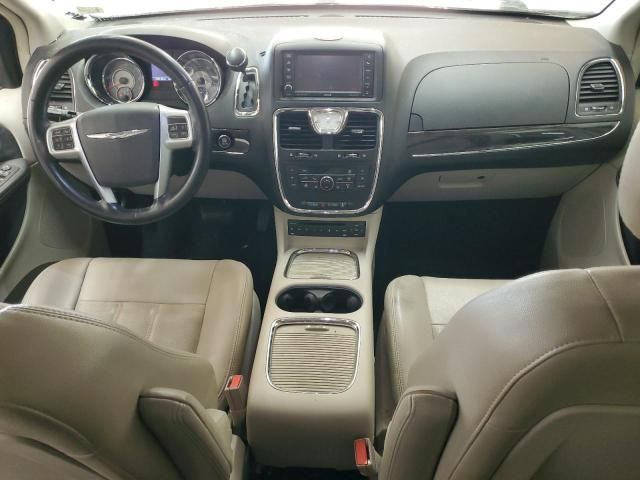 2013 Chrysler Town & Country Touring L