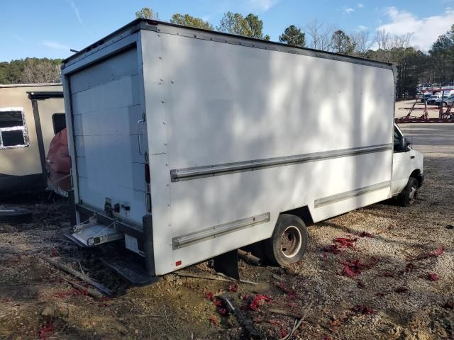 2012 Ford Econoline E350 Super Duty Cutaway Van