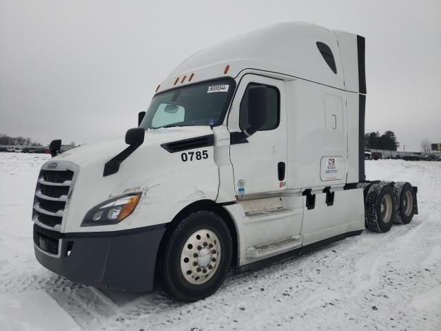 2018 Freightliner Cascadia 126