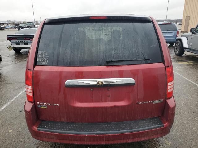 2010 Chrysler Town & Country LX