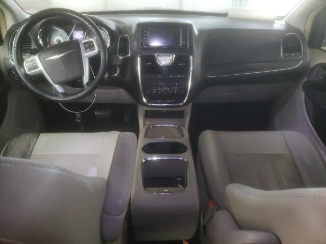 2014 Chrysler Town & Country Touring L