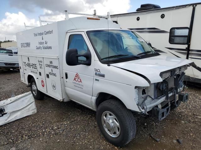 2012 Ford Econoline E350 Super Duty Cutaway Van