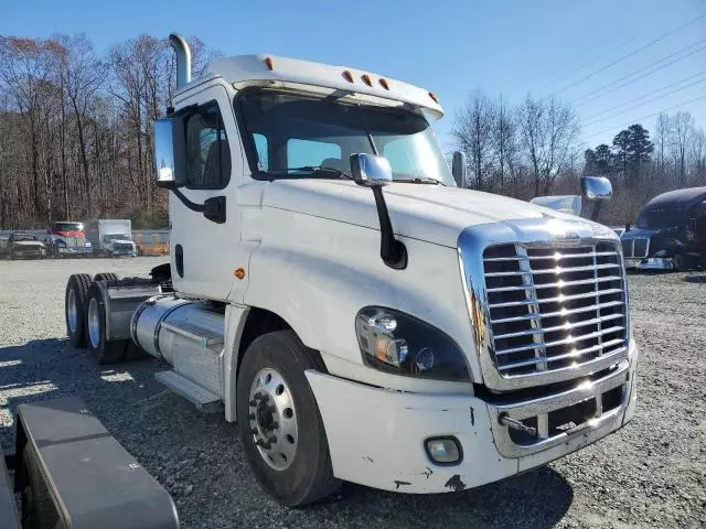 2016 Freightliner Cascadia 125