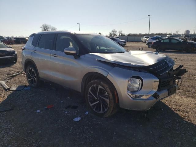 2023 Mitsubishi Outlander SE