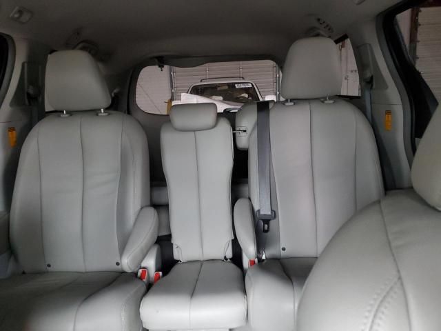 2013 Toyota Sienna XLE