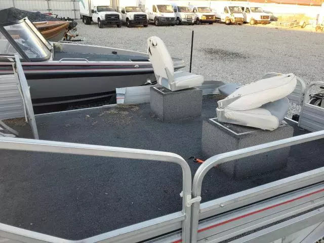 1991 Boat Pontoon