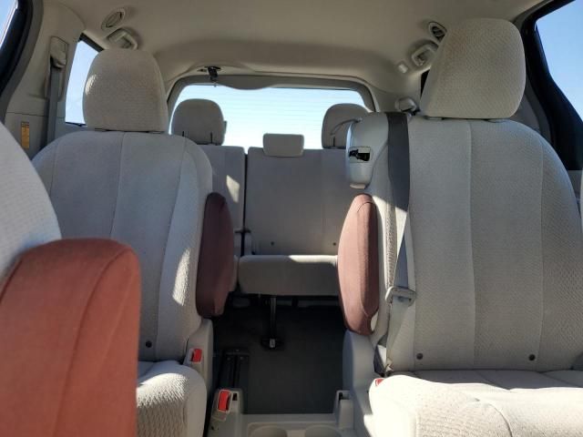 2014 Toyota Sienna LE