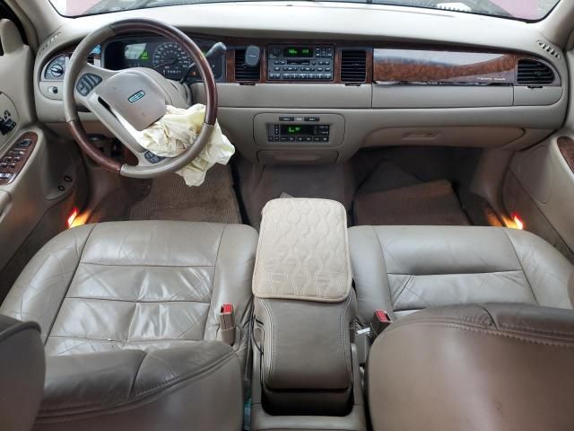 2001 Lincoln Town Car Signature